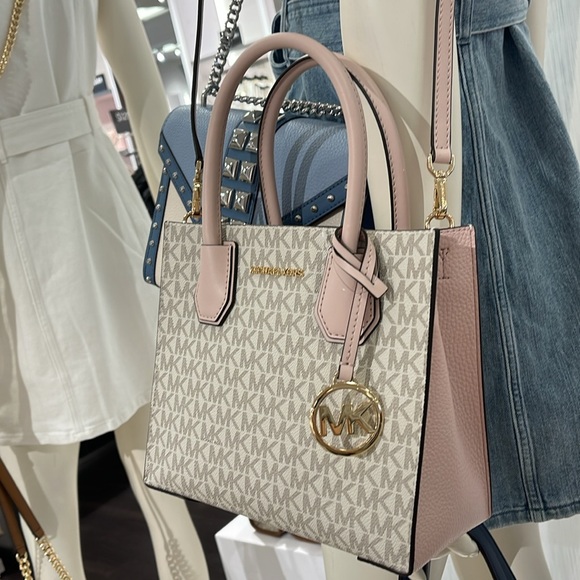 MICHAEL KORS
Mercer Medium Signature Logo Accordion Crossbody Messenger Satchel - Picture 15 of 16